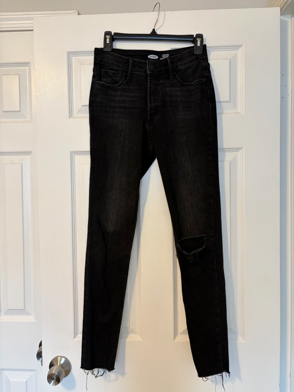 Old Navy Black Women's Skinny Jeans with Knee Distress